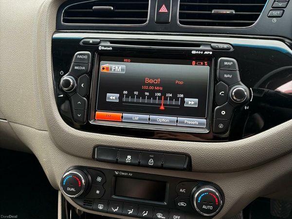 Kia Ceed Hatchback, Diesel, 2012, White