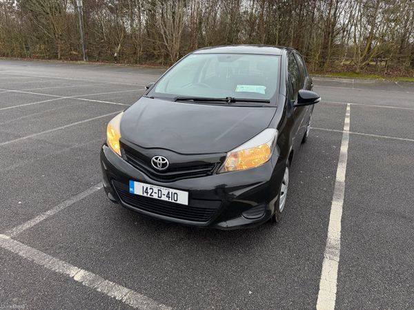 Toyota Yaris Hatchback, Petrol, 2014, Black