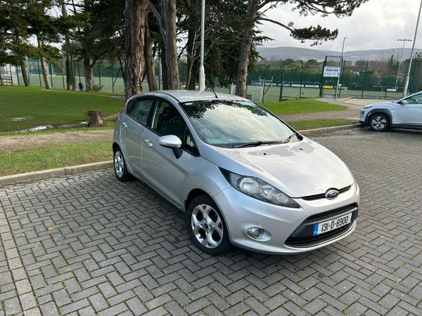 Ford Fiesta Hatchback, Petrol, 2013, Silver