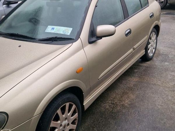 Nissan Almera Hatchback, Petrol, 2004, Gold