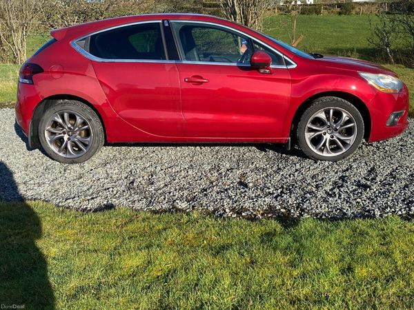 Citroen DS 4 Hatchback, Diesel, 2012, Red