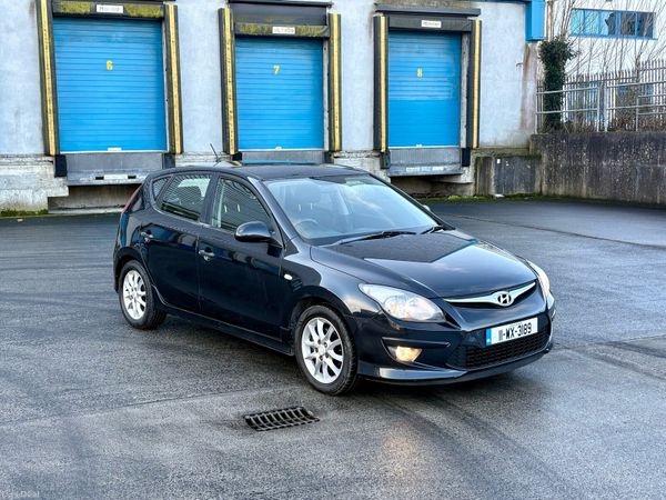 Hyundai i30 Hatchback, Diesel, 2011, Black