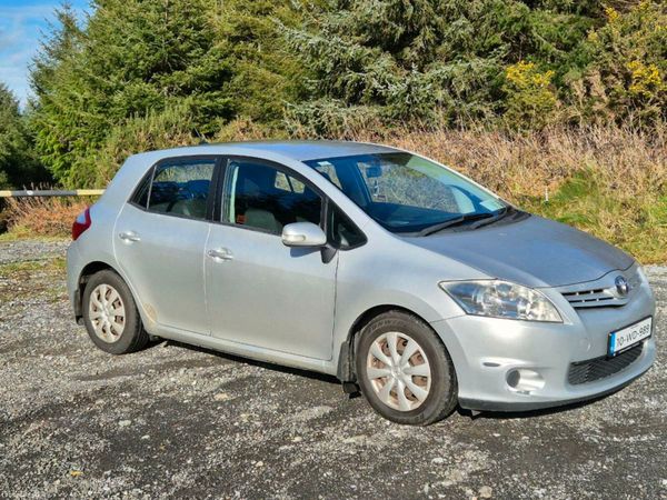Toyota Auris Hatchback, Diesel, 2010, Silver