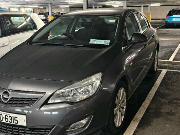 Opel Astra Hatchback, Petrol, 2010, Grey