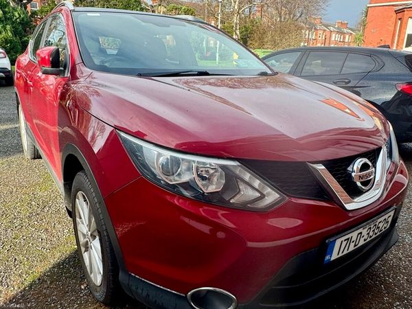 Nissan Qashqai SUV, Petrol, 2017, Red