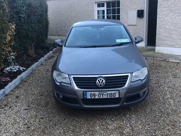 Volkswagen Passat Saloon, Diesel, 2009, Grey
