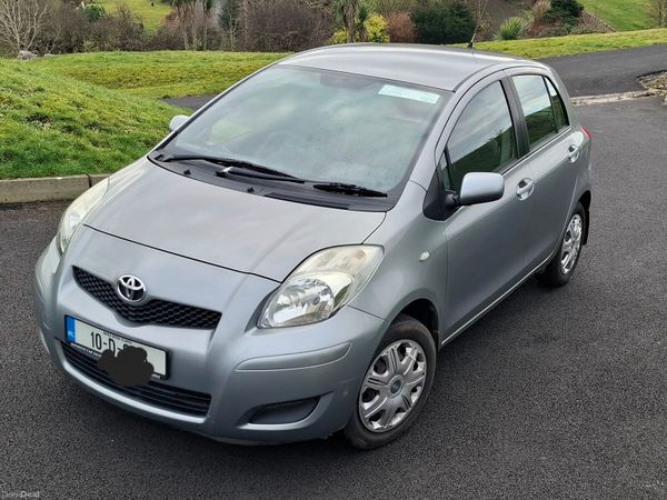 Toyota Yaris Hatchback, Petrol, 2010, Silver