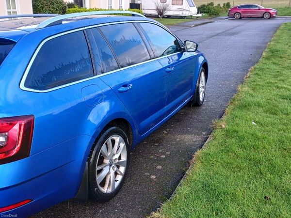 Skoda Octavia Estate, Diesel, 2019, Blue