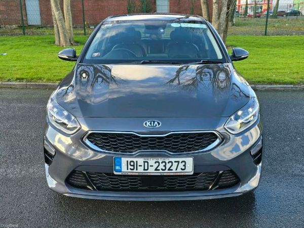Kia Ceed Hatchback, Petrol, 2019, Grey