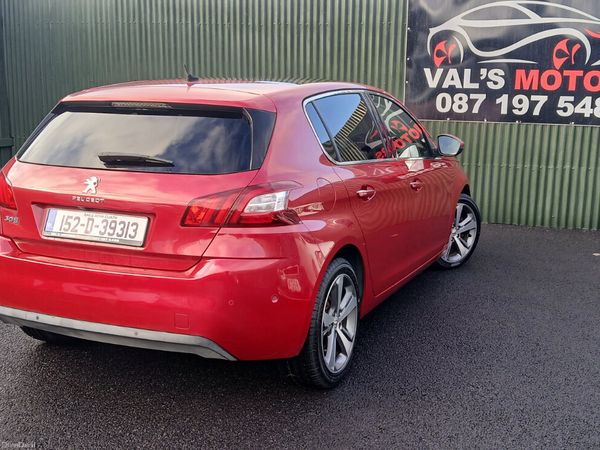 Peugeot 308 Hatchback, Petrol, 2015, Red