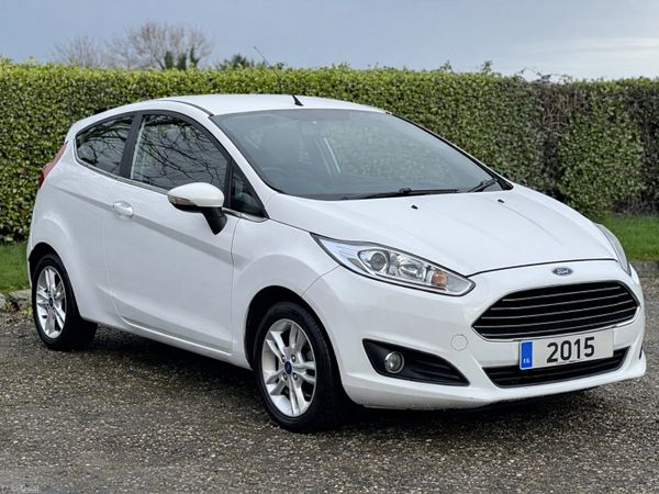Ford Fiesta Hatchback, Petrol, 2015, White