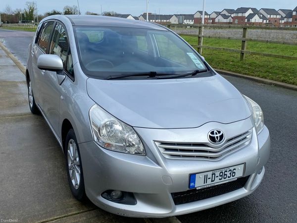 Toyota Verso MPV, Petrol, 2011, Silver