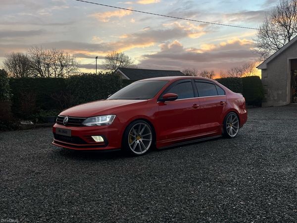 Volkswagen Jetta Saloon, Diesel, 2015, Red