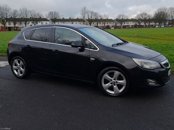 Vauxhall Astra Hatchback, Diesel, 2012, Black