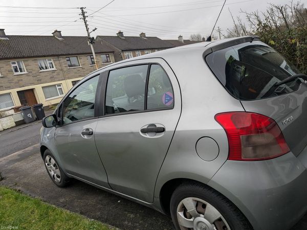 Toyota Yaris Hatchback, Petrol, 2007, Silver