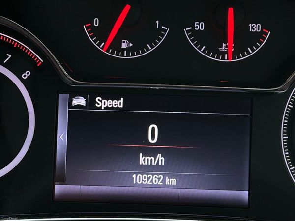 Opel Insignia Saloon, Petrol, 2014, Silver