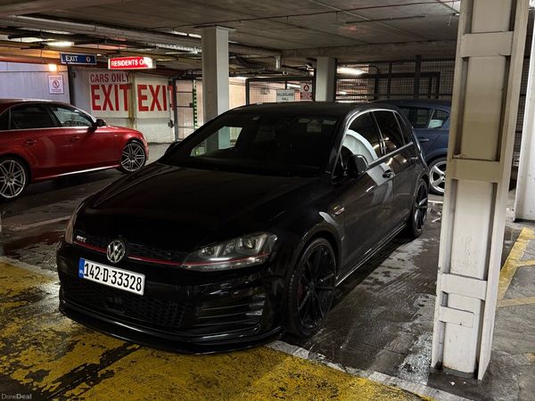 Volkswagen Golf Hatchback, Petrol, 2014, Black