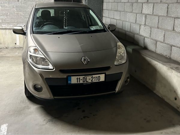 Renault Clio Hatchback, Ethanol Petrol, 2011, Gold