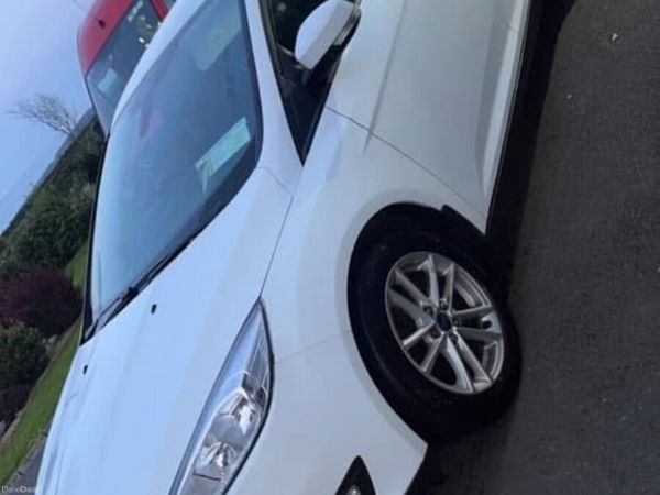 Ford Focus Hatchback, Diesel, 2015, White