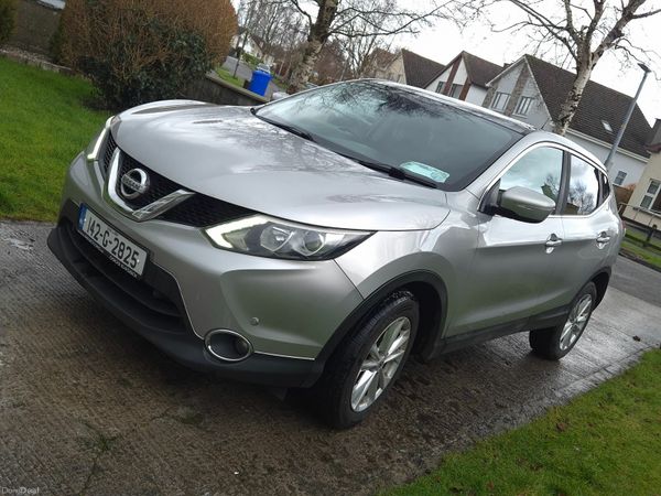Nissan Qashqai Hatchback, Diesel, 2014, Silver