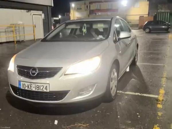 Vauxhall Astra Hatchback, Petrol, 2010, Silver