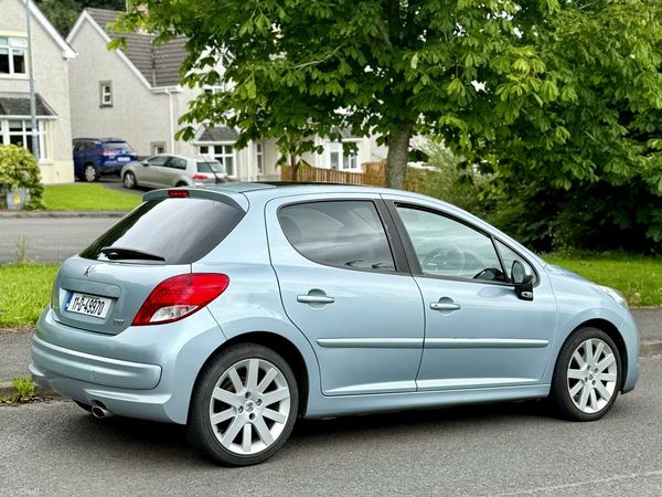 Peugeot 207 Hatchback, Diesel, 2011, Blue