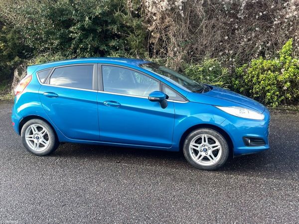Ford Fiesta Hatchback, Petrol, 2014, Blue