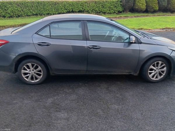 Toyota Corolla Saloon, Diesel, 2014, Grey