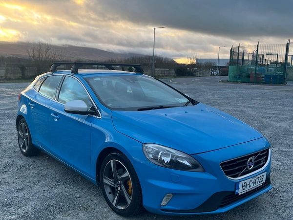 Volvo V40 Hatchback, Diesel, 2015, Blue