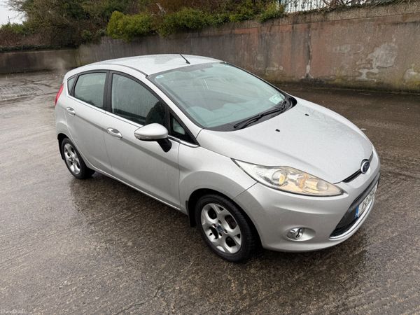 Ford Fiesta Hatchback, Petrol, 2011, Silver