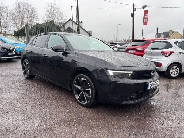 Opel Astra Hatchback, Diesel, 2024, Black