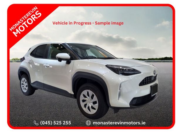 Toyota Yaris Hatchback, Petrol Hybrid, 2023, White