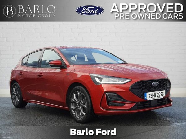 Ford Focus Hatchback, Petrol, 2023, Red