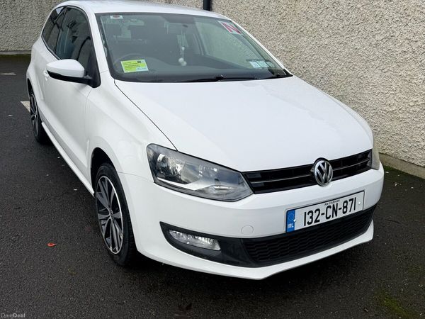 Volkswagen Polo Hatchback, Petrol, 2013, White