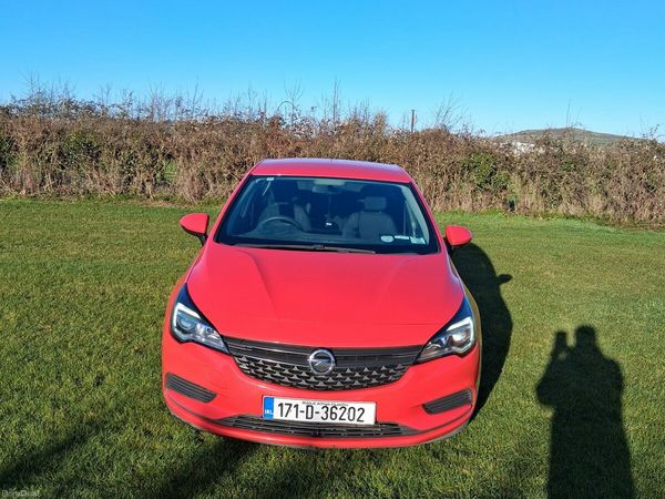 Opel Astra Hatchback, Diesel, 2017, Red