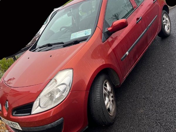 Renault Clio Hatchback, Petrol, 2007, Red