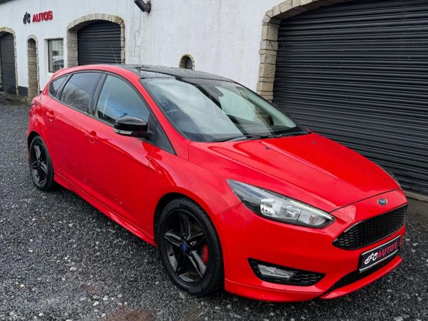 Ford Focus Hatchback, Petrol, 2016, Red