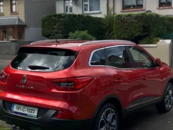 Renault Kadjar SUV, Diesel, 2019, Red