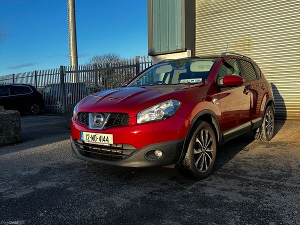 Nissan Qashqai Hatchback, Diesel, 2012, Red
