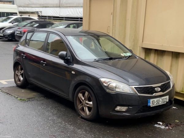 Kia Ceed Hatchback, Diesel, 2010, Black