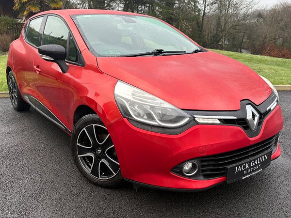 Renault Clio Hatchback, Petrol, 2016, Red