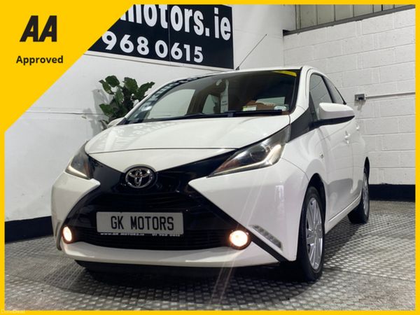 Toyota Aygo Hatchback, Petrol, 2015, White