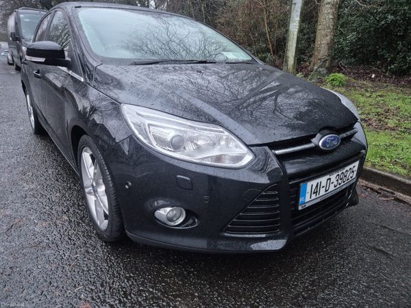 Ford Focus Hatchback, Petrol, 2014, Black