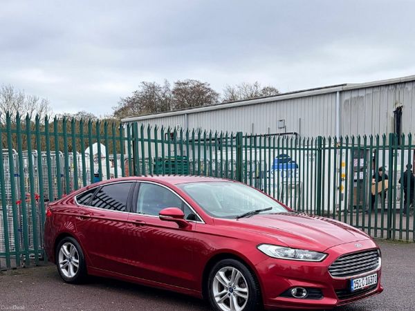 Ford Mondeo Hatchback, Diesel, 2015, Red