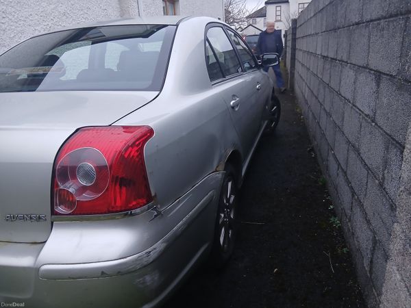 Toyota Avensis Saloon, Petrol, 2009, Silver