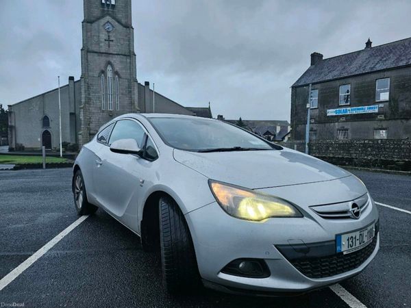 Opel Astra Hatchback, Petrol, 2013, Silver