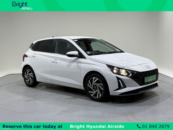 Hyundai i20 Hatchback, Petrol, 2024, White