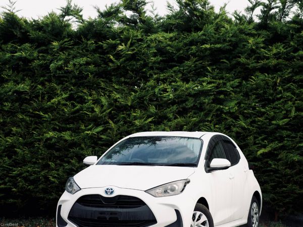Toyota Yaris Hatchback, Petrol, 2021, White