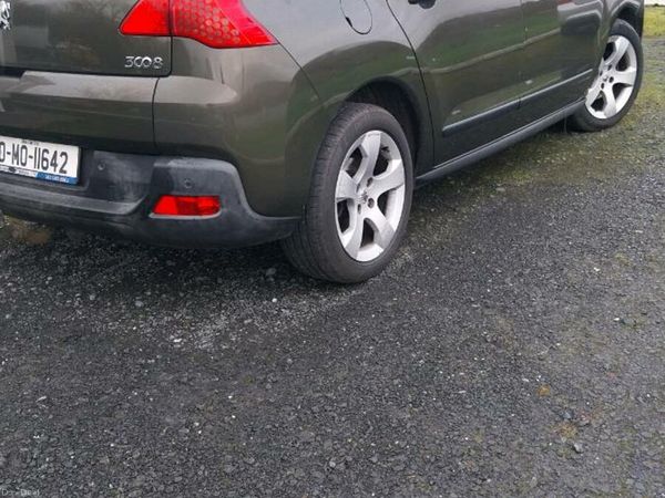 Peugeot 3008 MPV, Diesel, 2010, Brown