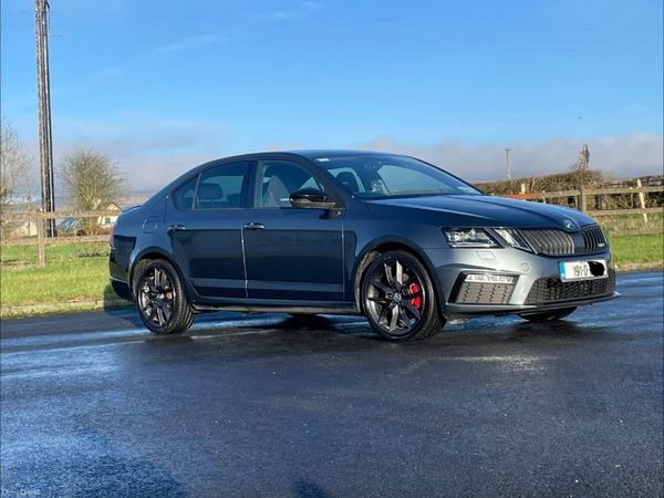 Skoda Octavia Saloon, Diesel, 2019, Grey